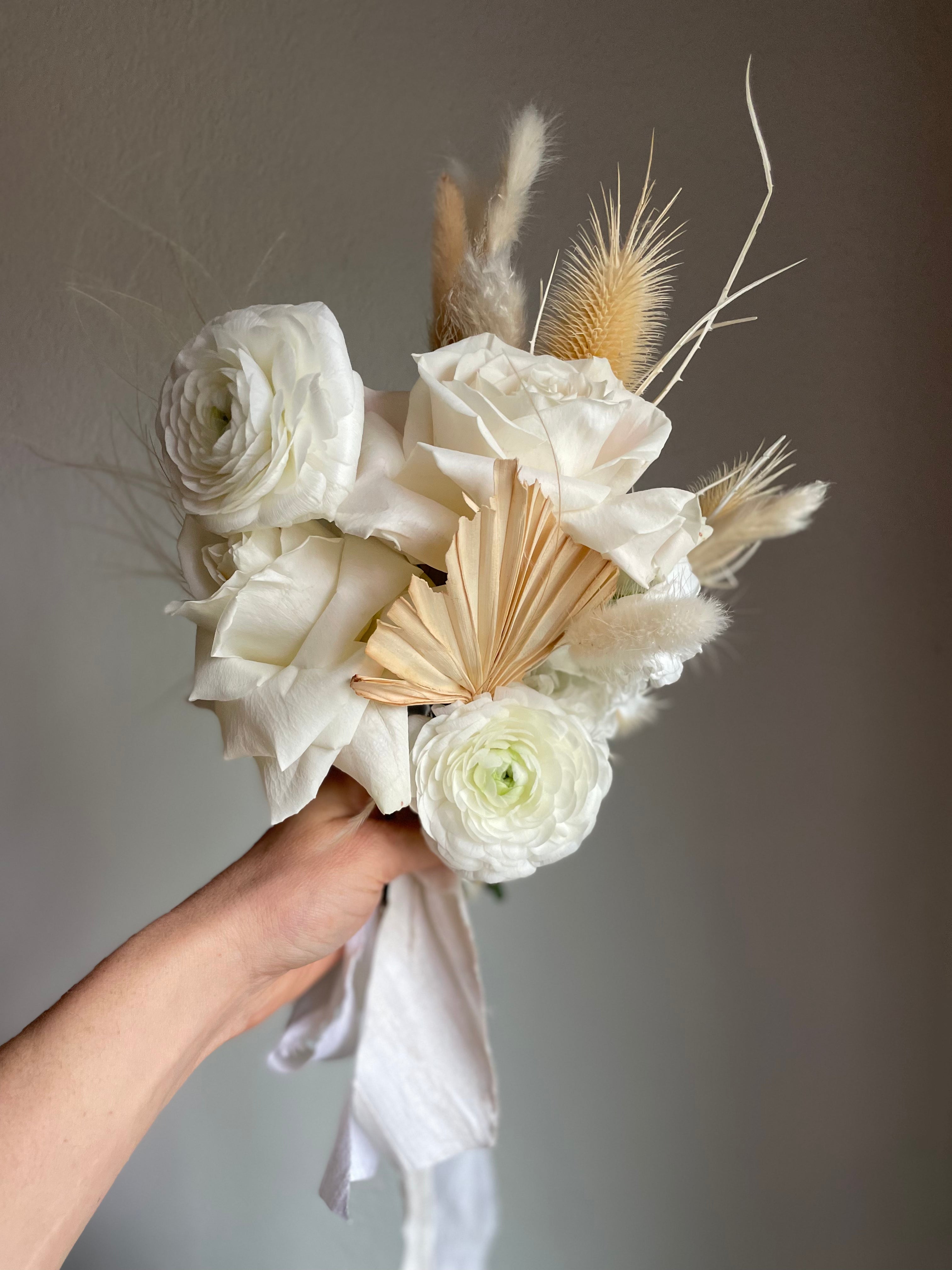 white boho bridesmaid bouquet